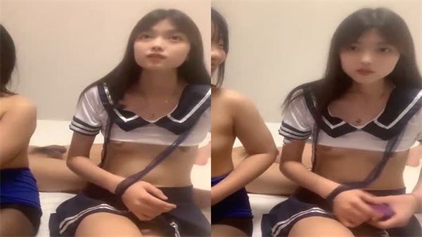 装甜美妹子和闺蜜口交伺候纹身小伙上位坐骑操.